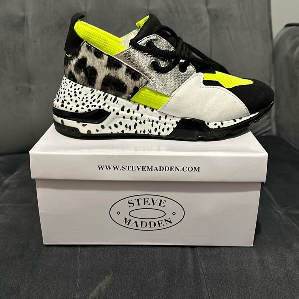 Steve Madden Sneaker